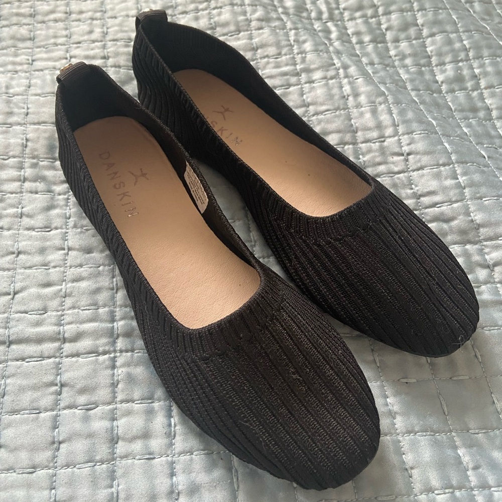 Danskin black flats
